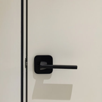 BLACK IS SLEEK