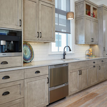 Lakefront Living VI