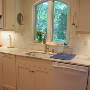 Decatur Cottage Banquette