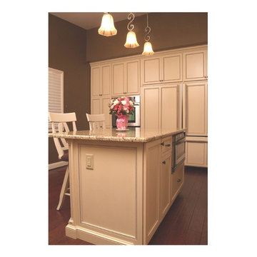 Traditional beige maple custom kitchen in Owings Mills, Maryland