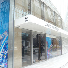 LE CAFE V