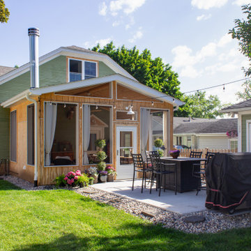 Screen Porch in West Dundee