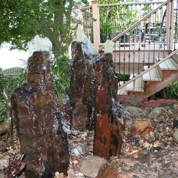 Fountainscapes: Bubbling Boulder, Spilling Urns, and Other Vignette Fountains