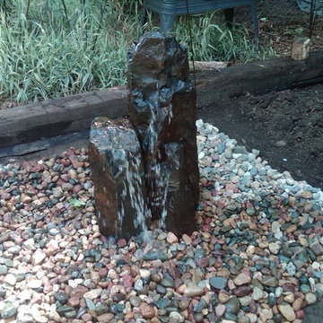 Fountainscapes: Bubbling Boulder, Spilling Urns, and Other Vignette Fountains