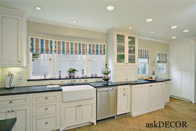 Kitchen - traditional kitchen idea in Orange County