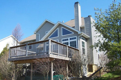 Inspiration for a backyard deck remodel in Cleveland with no cover