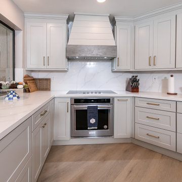 TRANSITIONAL LUXURY KITCHEN
