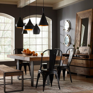 Industrial Esszimmer mit grauer Wandfarbe und beigem Boden in Los Angeles