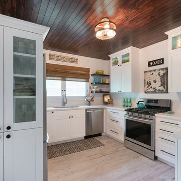 White & Wood Honolulu Kitchen