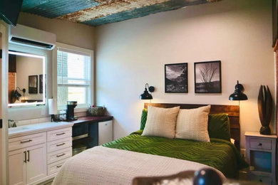 Bedroom photo in Austin