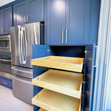 Affordable Navy Blue Shaker RTA Kitchen Cabinets | The Cabination