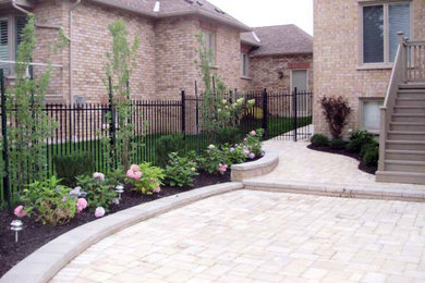 Elegant patio photo in Toronto