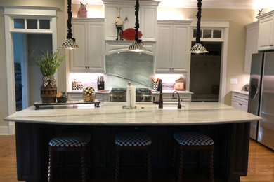 Kitchen - kitchen idea in Raleigh
