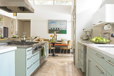 Example of a trendy kitchen design in Cleveland