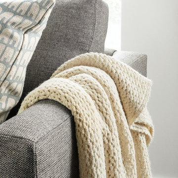 Cria Throw