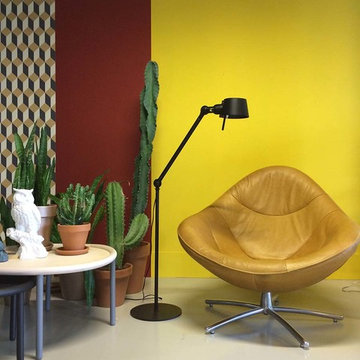 Bolt floor lamp