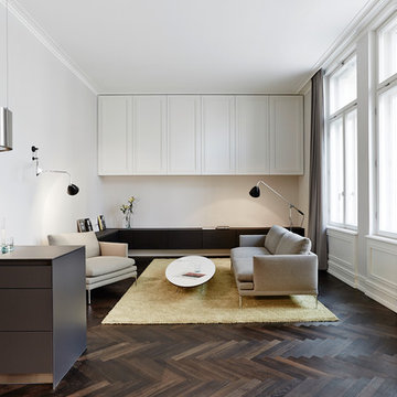 Wohnbereich mit Sideboard und Wandschrank