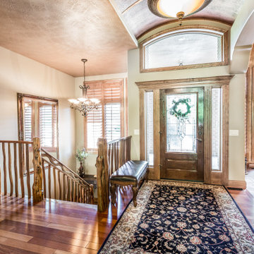 S. Frontier Trail Residence