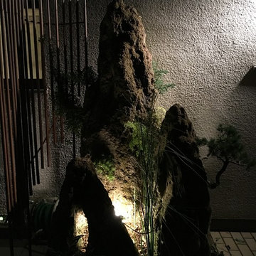 擬岩