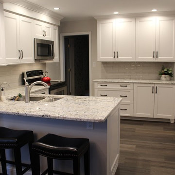 Grabill Kitchen - Maple Devonshire in White Pepper
