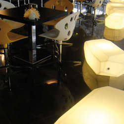 Meteor Illuminated Outdoor Planters by Serralunga - Outdoor Lighting