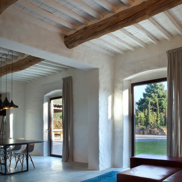 COUNTRY HOUSE