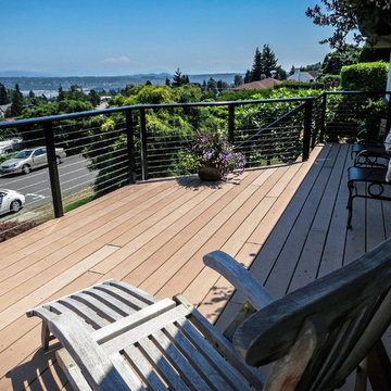 Seattle, WA: Black Aluminum Railing System with Shaped Top Rail