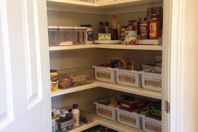 Example of a kitchen design in New Orleans