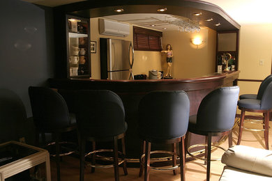 Inspiration for a home bar remodel in Montreal