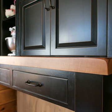 Baker's Hutch Detail