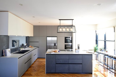 Design ideas for a contemporary kitchen in Melbourne.