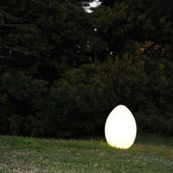 Uovo Table Lamp by Fontana Arte Lighting - Table Lamps