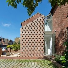 UK Houzz Tour: A Dated 1980s Home Gets a Very Unusual Extension