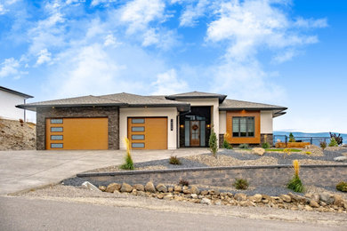 Exterior home photo in Vancouver