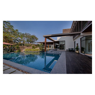 Renuka and Kanniah residence - Asian - S...