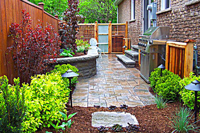 Inspiration for a timeless patio remodel in Toronto