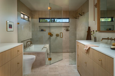 Bathroom - modern bathroom idea in San Diego