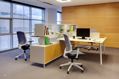 Pila work stations