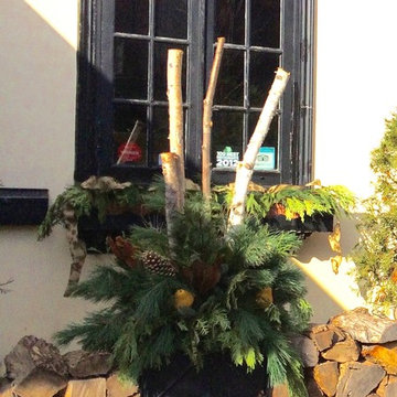 F'Amelia Restaurant Christmas Decorating of Enterance