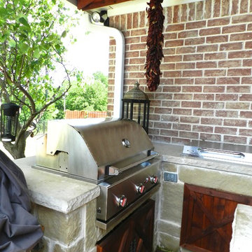 Outdoor Kitchen and Bar
