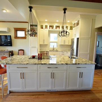 South Pennsylvania - Traditional White Kitchen
