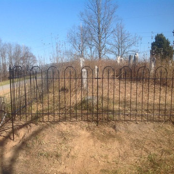 f018 Custom Hairpin Graveyard Iron Fencing