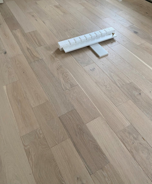 Has anyone used Tumbled White Bronze hardware by Emtek? Any photos?