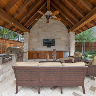 ダラスのトラディショナルスタイルのおしゃれなテラス・中庭 (レンガ敷き) の写真