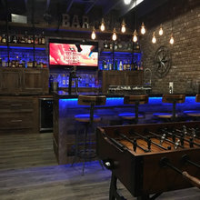 200 Ivy: Bar
