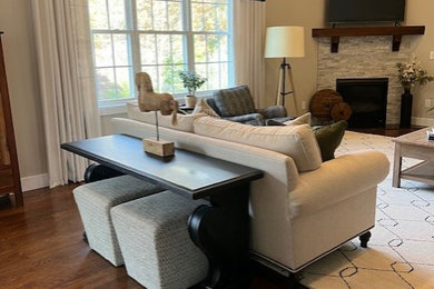 Living room - cottage living room idea in Bridgeport