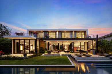 Inspiration for a modern house exterior in Miami.