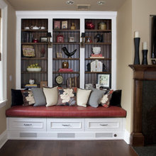 Built in bookshelf - Family Room