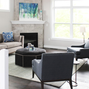 Inspiration för mellanstora moderna allrum med öppen planlösning, med ett finrum, grå väggar, mörkt trägolv, en öppen hörnspis och en spiselkrans i trä