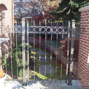 Koelliker Walkway Gate
